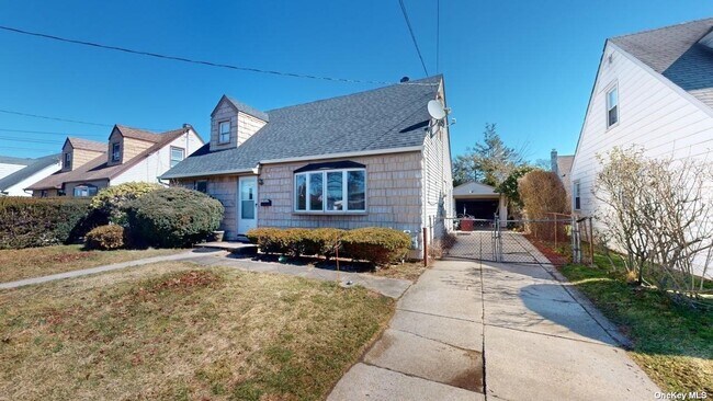 Building Photo - 161 Derby St
