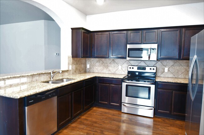 Foto del edificio - 1317 Blue Leaf Dr