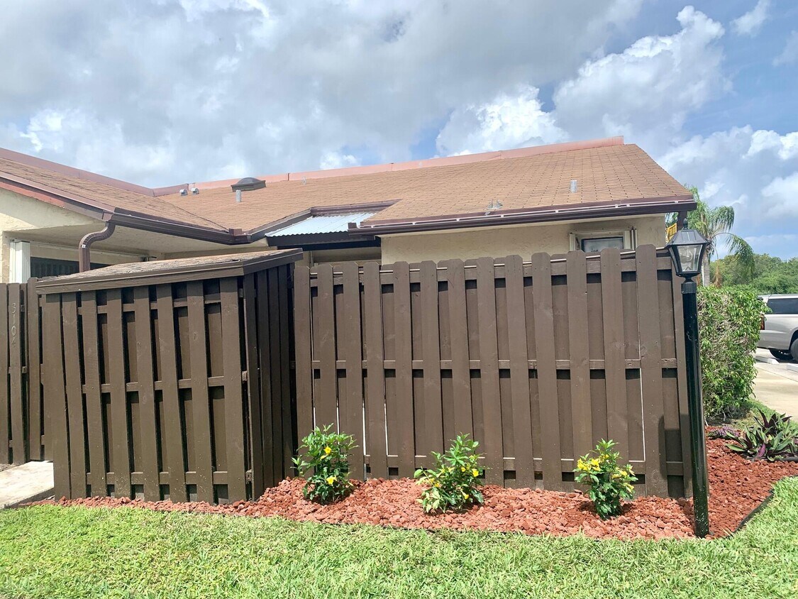 Foto principal - 3104 Waterview Cir