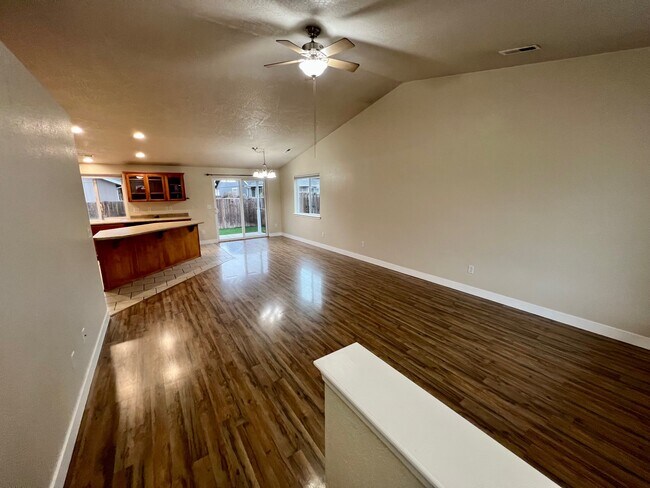 Foto del edificio - 1218 Pheasant Wy