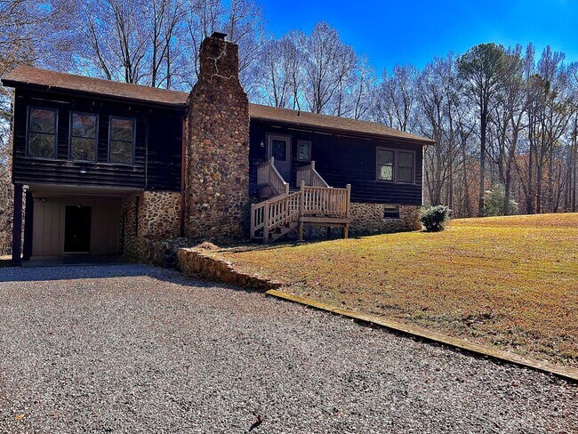 Building Photo - The River House on the Hill