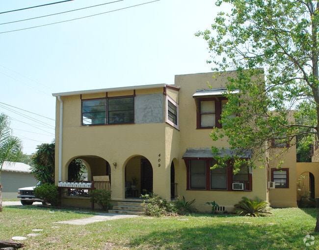 Building Photo - Mulholland Flats