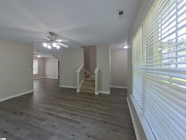 Foto del edificio - 296 Waxberry Ct