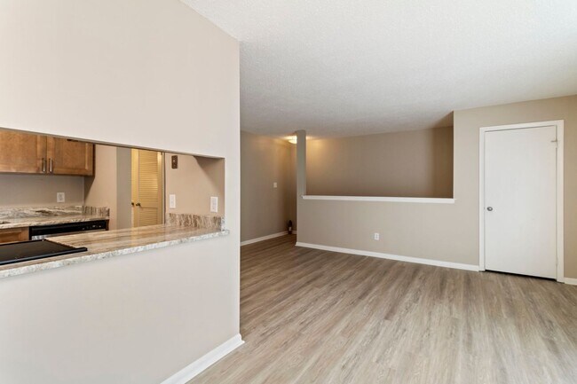 Building Photo - Shadowlawn