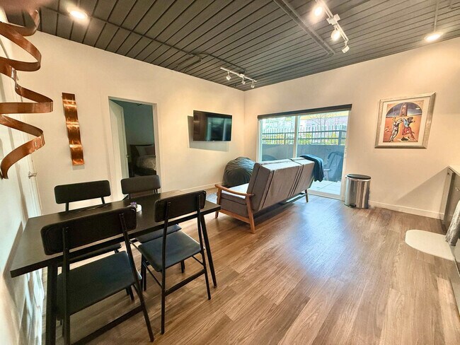 Foto del edificio - 360 W 200 S