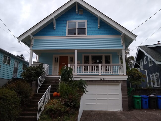 Building Photo - 3381 SE 10th Ave Unit B