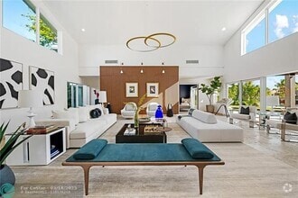 Building Photo - 2416 Bayview Dr