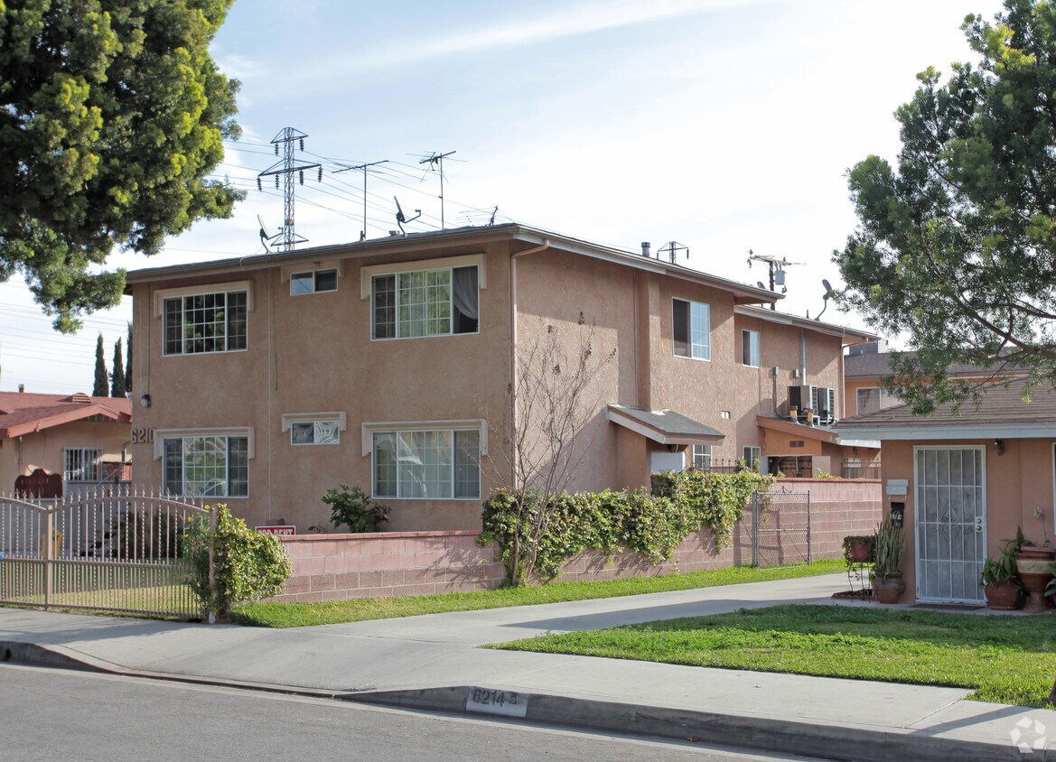 Primary Photo - 6210 Prospect Ave