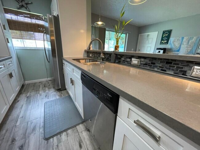 Building Photo - 14639 Canalview Dr