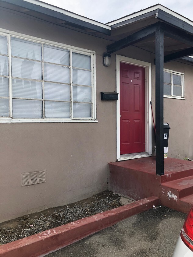 Primary Photo - 1017 El Tejon Ave