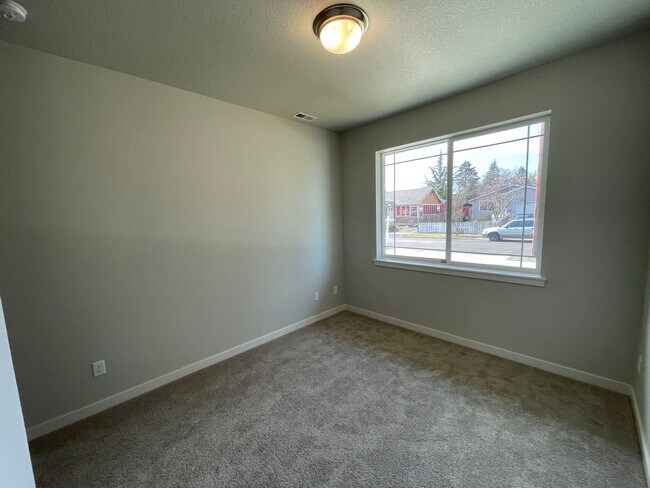Building Photo - Beautiful New 3br/2ba House Available Now