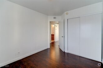 Building Photo - 2120 Venus Ave