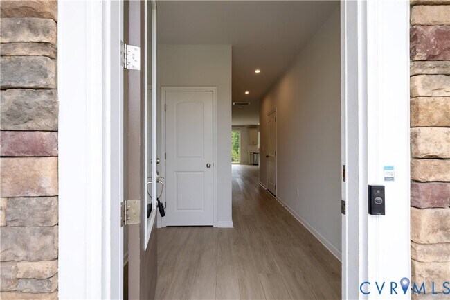 Foto del edificio - 2040 Cedarbird Wy