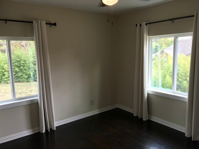 Foto del edificio - 823 Jackson St