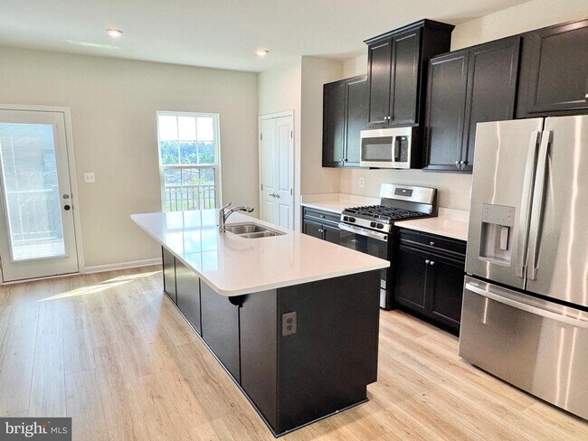 Foto del edificio - 1100 Spur Ln