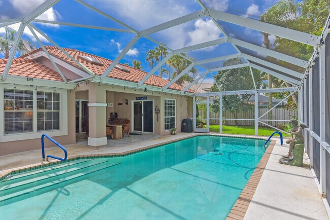 Building Photo - 348 Eagleton Golf Dr