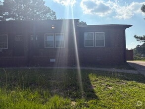 Building Photo - 1008 Brownlea Dr