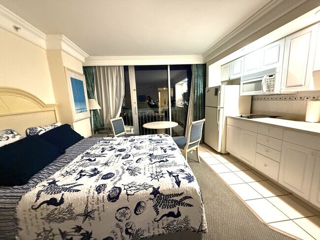 Foto del edificio - Beachside studio condo Coming Soon!