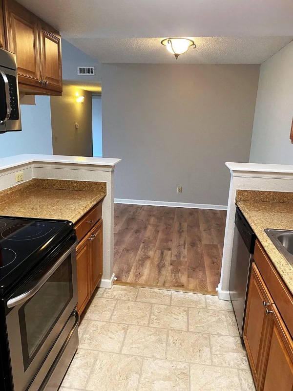 Building Photo - 8225 Fairmount Dr