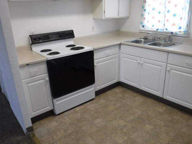 Foto del edificio - 2 br, 1 bath Apartment - 9837 Olympic B