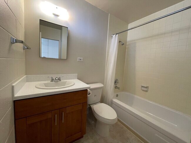 Building Photo - LIKINI WEST studio, pkg, sec, pool