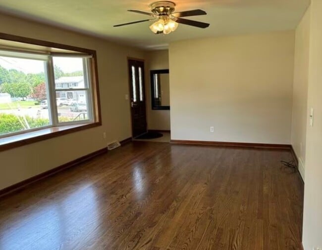 Building Photo - 2946 Northwood Dr