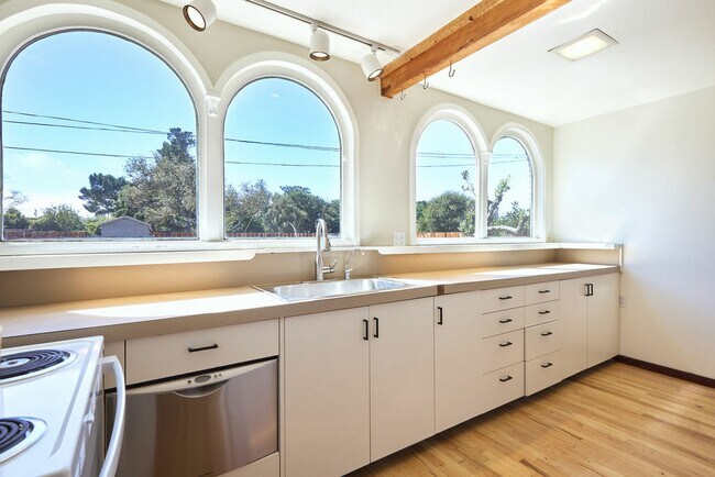 Foto del edificio - 166 Cedar Rd