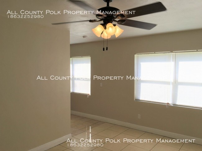 Building Photo - 2720 Mineola Dr