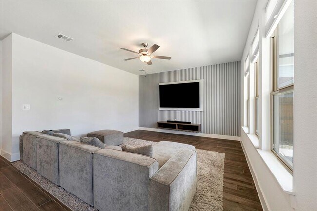 Building Photo - 8609 Cottage Rose Dr