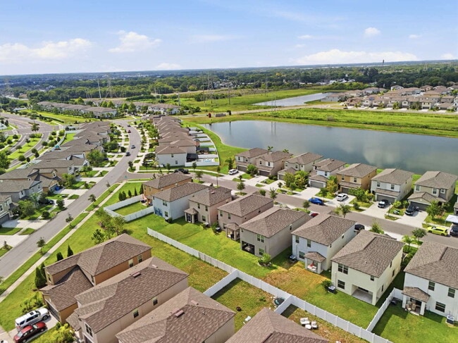 Building Photo - 7023 Samuel Ivy Dr