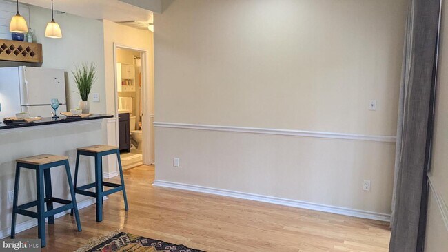Building Photo - 3910 Penderview Dr