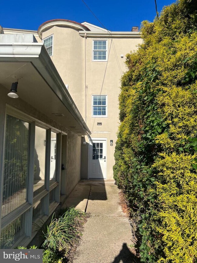 Building Photo - 44 E Court St