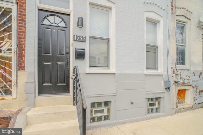 Photo - 1535 W Seltzer Street Unit Townhome