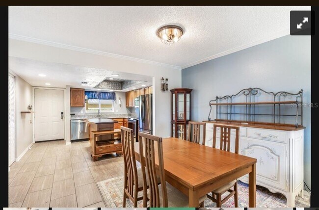 Building Photo - 6699 San Casa Dr