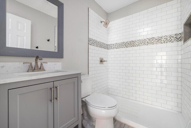 Foto del edificio - 124 Zeb Grindstaff Rd