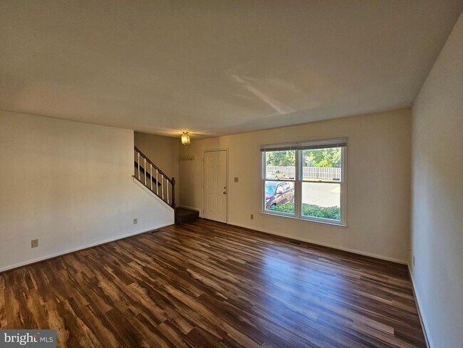 Foto del edificio - 806 Grove Ave