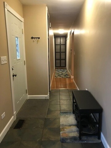 Building Photo - 605 Tanglewood Dr