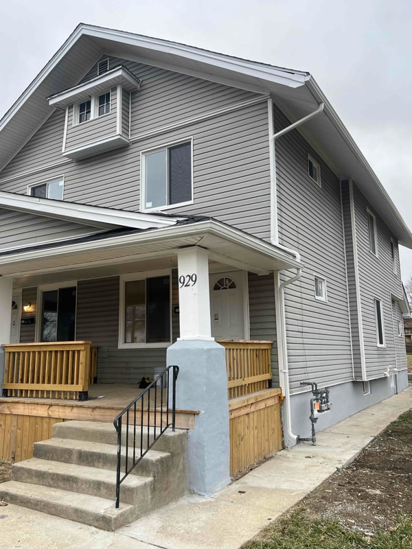 Building Photo - 929 5 Oaks Ave