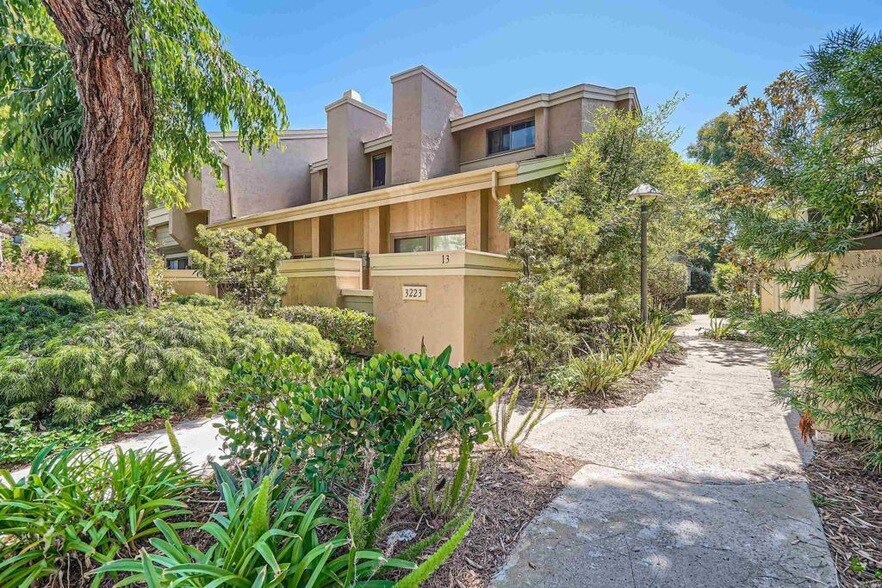 Foto principal - 3253 Caminito Eastbluff