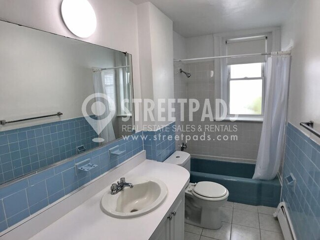 Foto del edificio - 2 bedroom in Brookline MA 02446