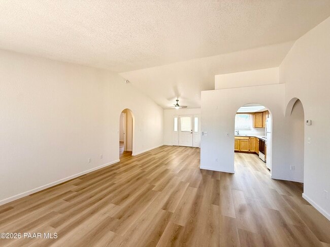 Building Photo - 4150 N Kachina Way