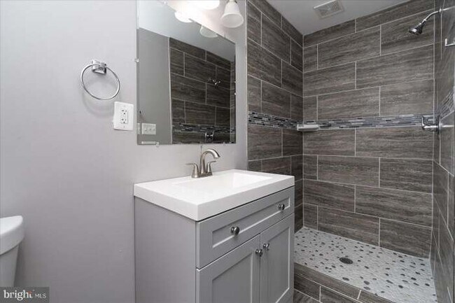 Foto del edificio - 1230 W Lombard St