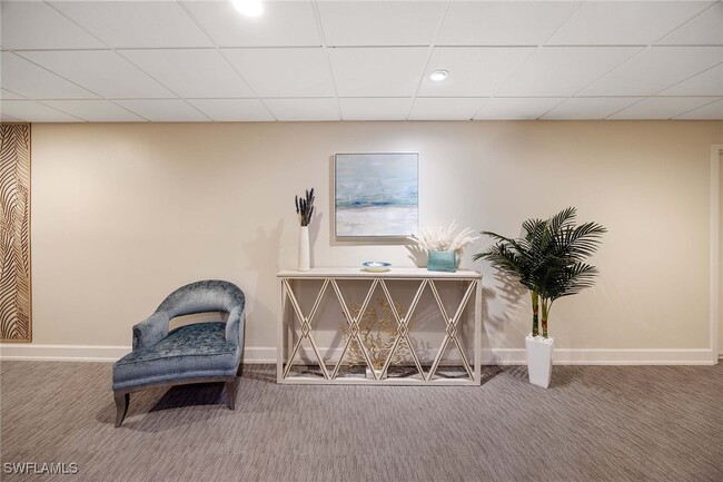 Building Photo - 555 Park Shore Dr