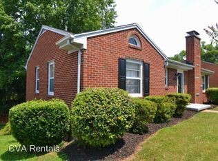 Foto del edificio - 4615 Oakdale Dr