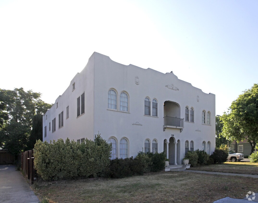 Foto principal - 708 N 1st St