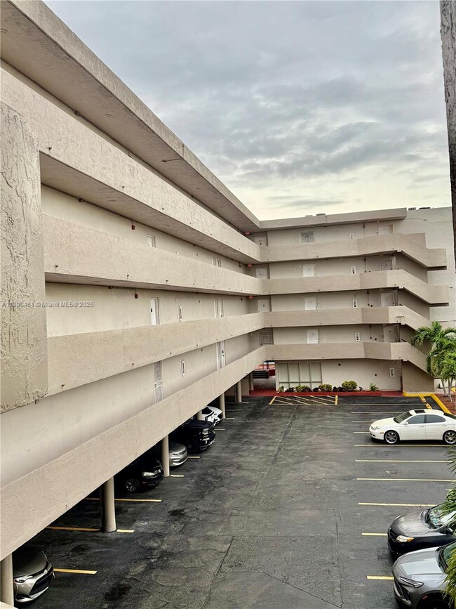 Building Photo - 802 NW 87th Ave