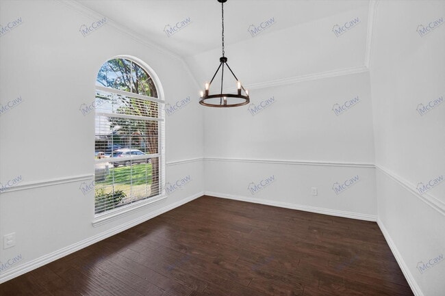 Foto del edificio - 8009 Owl Creek Ln