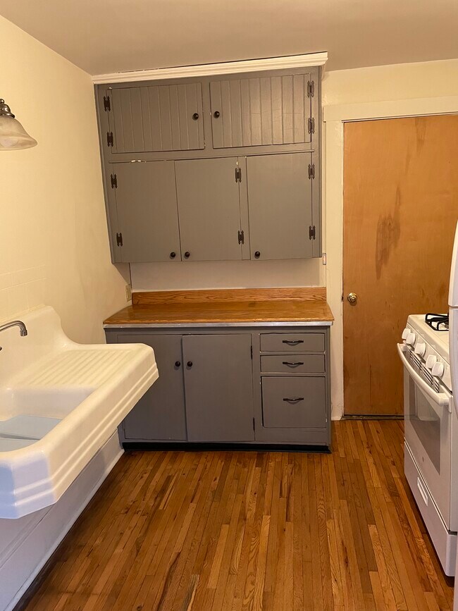 Foto del edificio - 831 Elmwood St