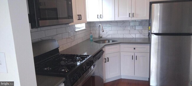 Foto del edificio - 61 Wyndham Pl