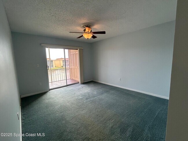Foto del edificio - 2135 N Courtenay Pkwy